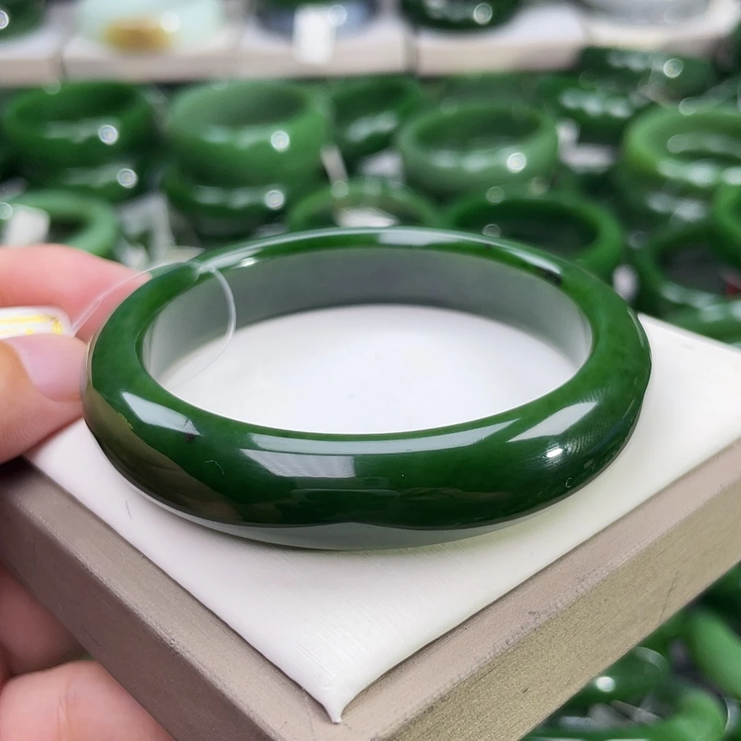 未镶嵌手镯和田玉（碧玉）
