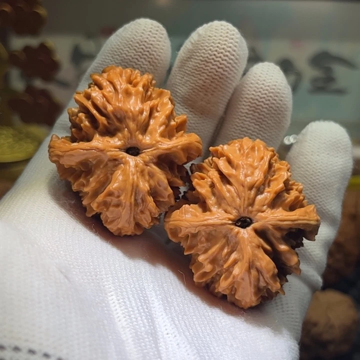 猛***腿文玩核桃吊坠皇冠