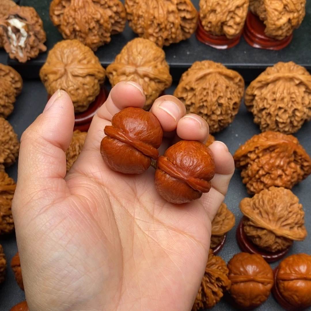 文玩核桃把件海豚