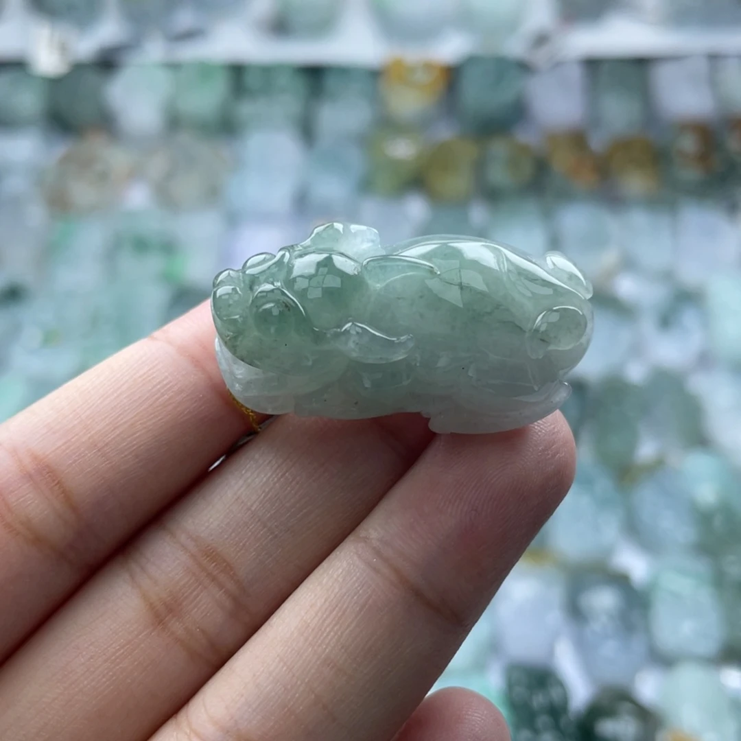 颈饰未镶嵌翡翠貔貅