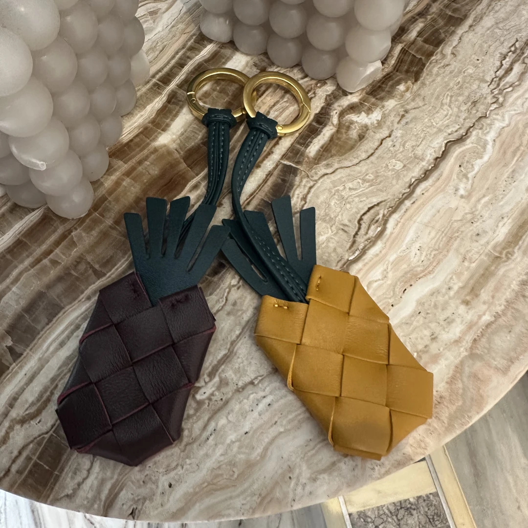 钛钢亚克力吊坠 【大G精选】“小菠萝” 设计感编织菠萝钥匙扣多色