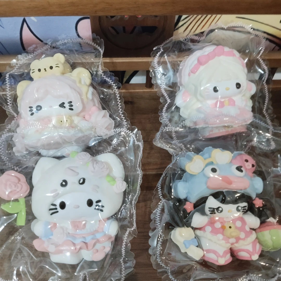 自选一个KT填色款  附赠小鼻嘎 食品级硅胶捏捏 默认微瑕）~