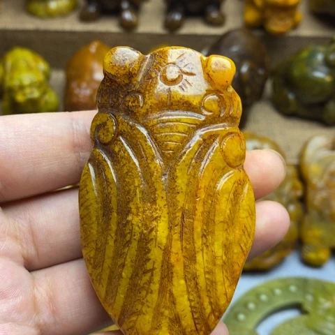 未镶嵌蛇纹石玉颈饰47