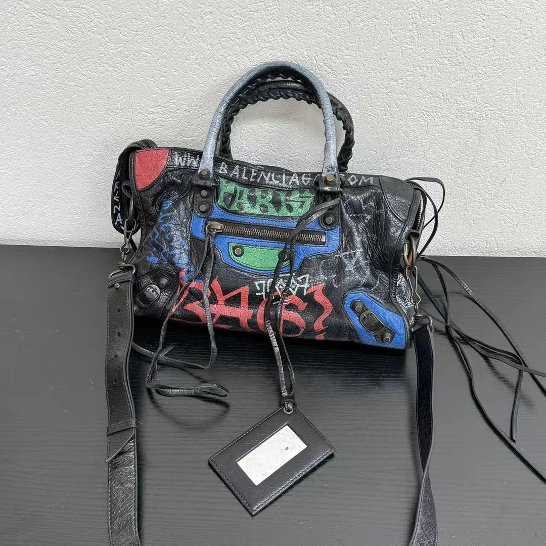 95新 Balenciaga/巴黎世家 黑色涂鸦小号机车斜挎包