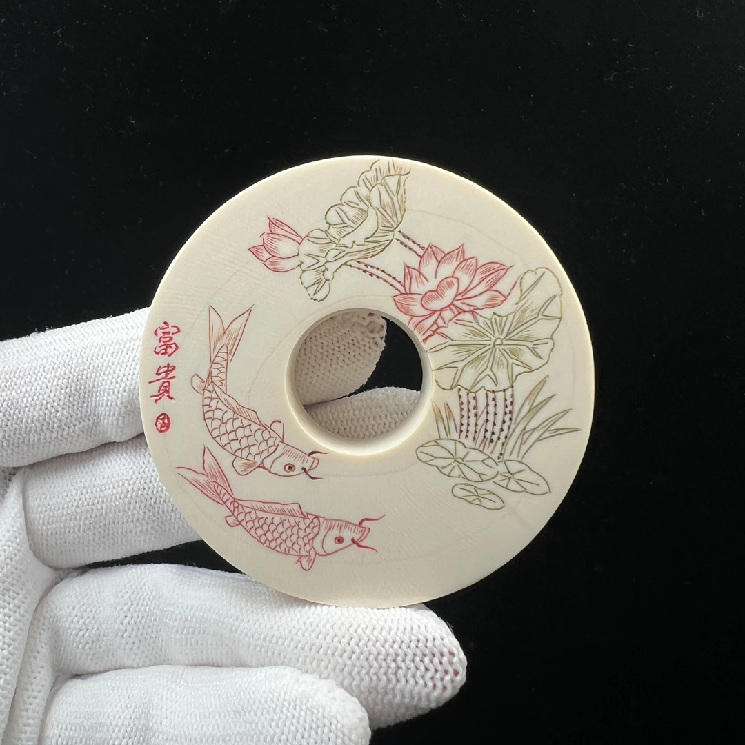 P6774天然猛犸牙圆饼山水牌57x14mm支持鉴定 假一罚四