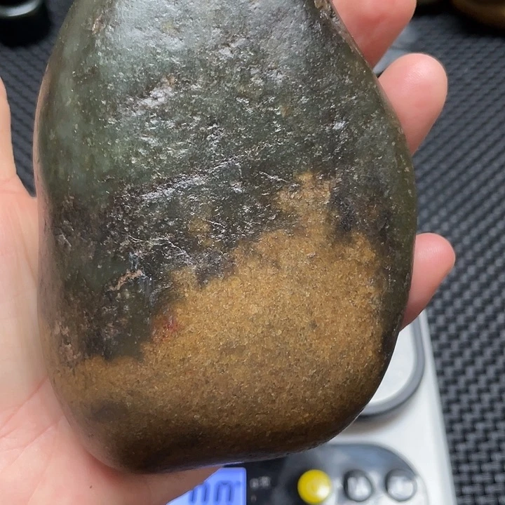 和田玉未镶嵌车挂