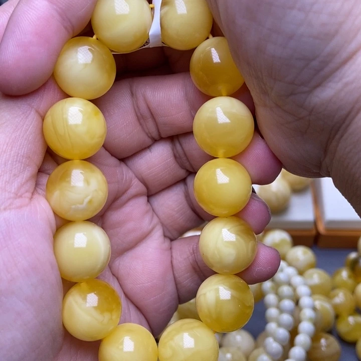 未镶嵌琥珀裸石蜜蜡106