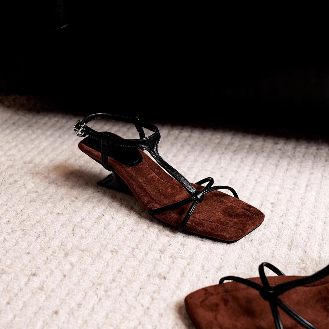 羊皮版~方头交叉细带露趾凉鞋女夏季法式复高级古坡跟罗马凉拖鞋