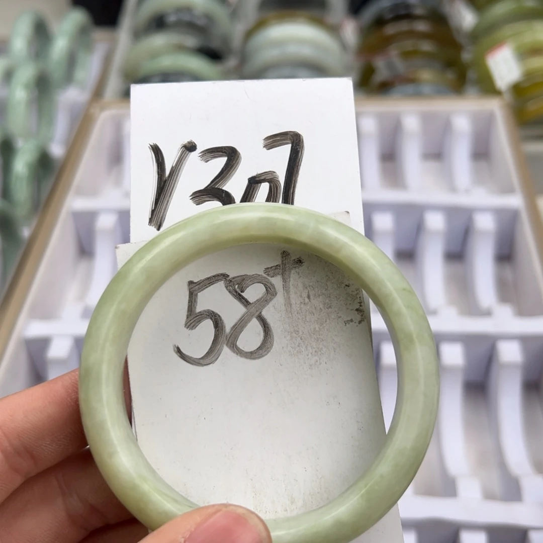 岫玉手镯未镶嵌天然岫玉微瑕