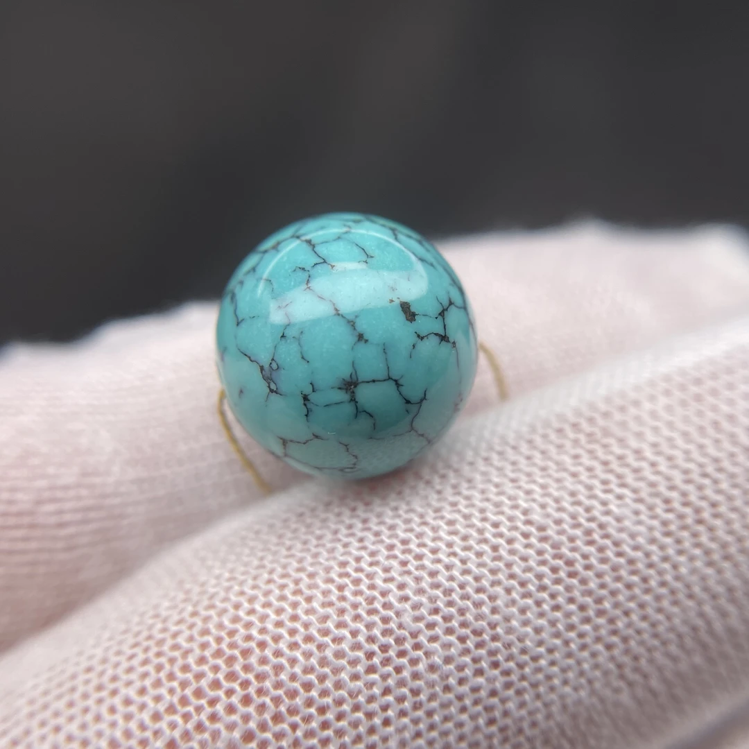 原矿绿松石蓝色网花圆珠，顶瓷无坑裂，直径14mm，可做顶珠锁骨珠