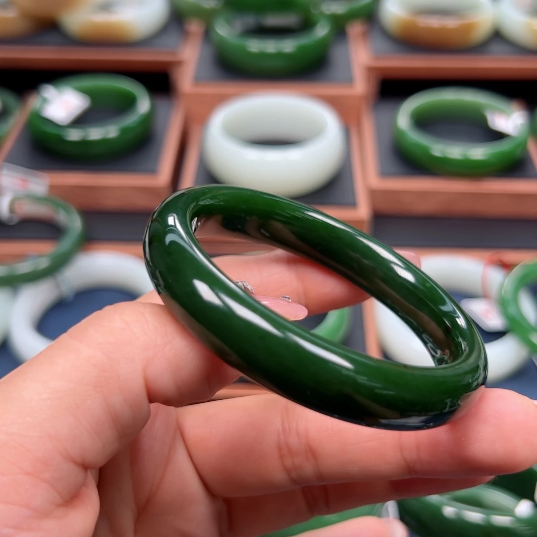 未镶嵌手镯和田玉（碧玉）