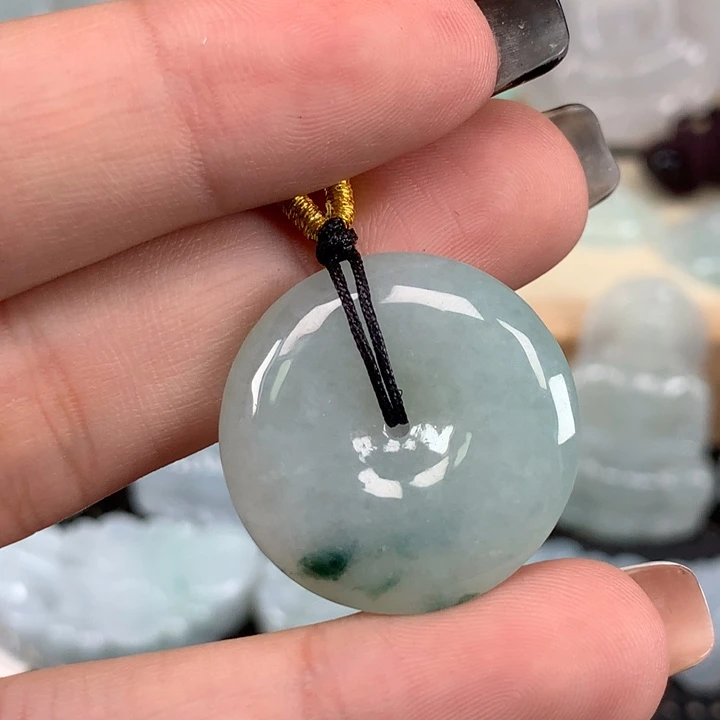 颈饰未镶嵌翡翠平安扣