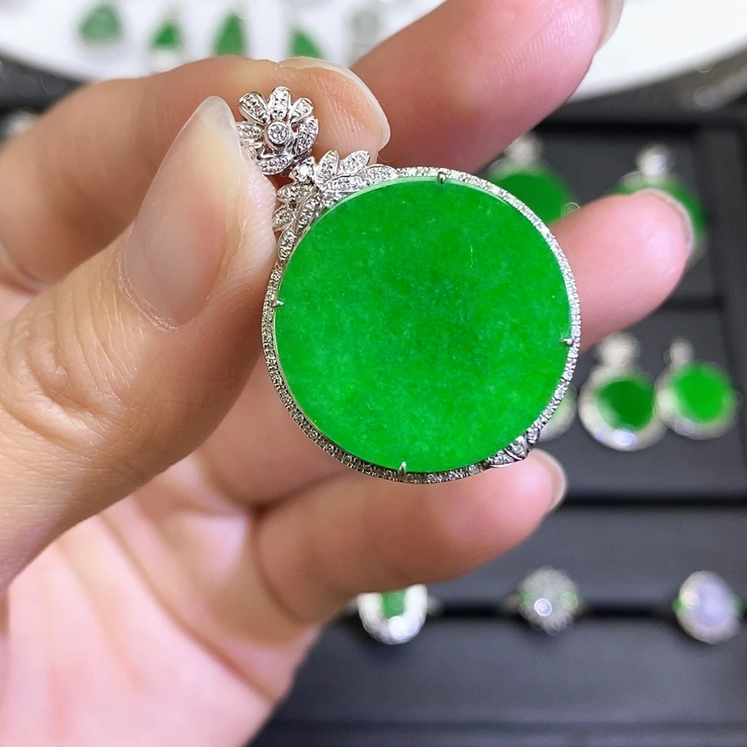 翡翠18K金镶嵌吊坠(不含链)