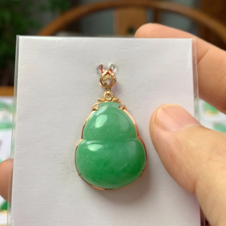 翡翠18K金镶嵌颈饰翡翠翡翠