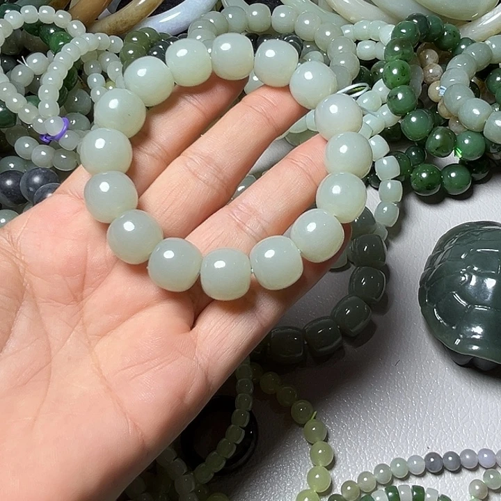 东***盛和田玉未镶嵌手串14