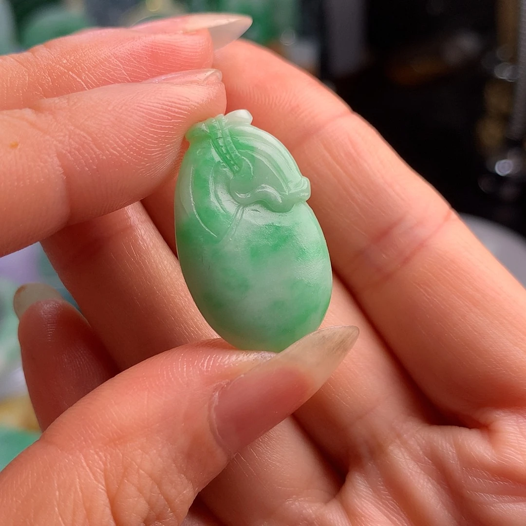 未镶嵌定制翡翠翡翠