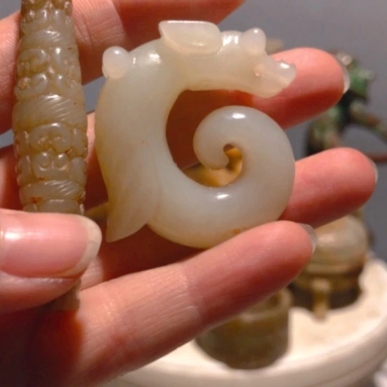 红***。陶瓷正能量满满的