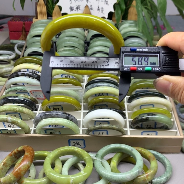 未镶嵌蛇纹石玉手镯71