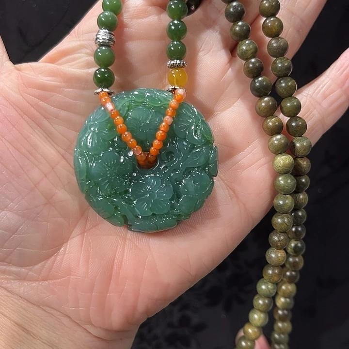 颈饰未镶嵌和田玉