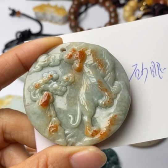 翡翠颈饰未镶嵌翡翠