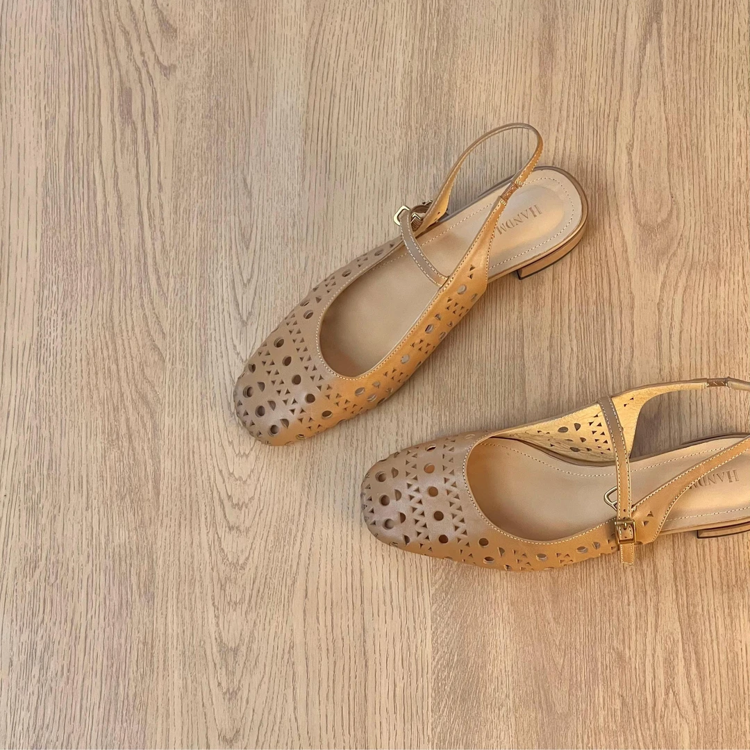 HUSSLOVE 头层牛皮·跟高2.5CM·时尚百搭通勤方头一字带洞洞凉鞋