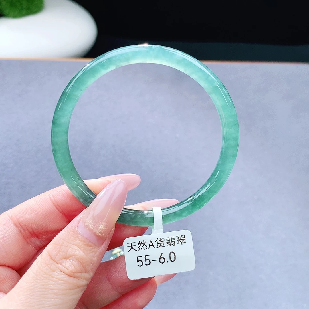 未镶嵌手镯（圆镯）翡翠