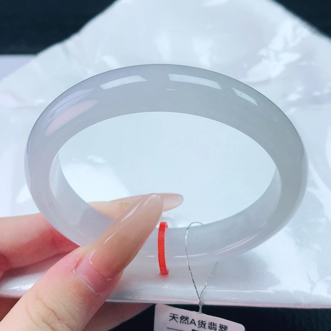 翡翠手镯未镶嵌54贵