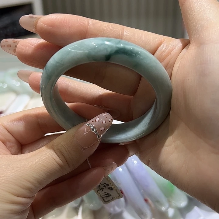 翡翠未镶嵌手镯天然翡翠手镯