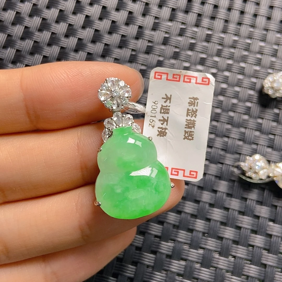 i***翡翠银S925镶嵌颈饰