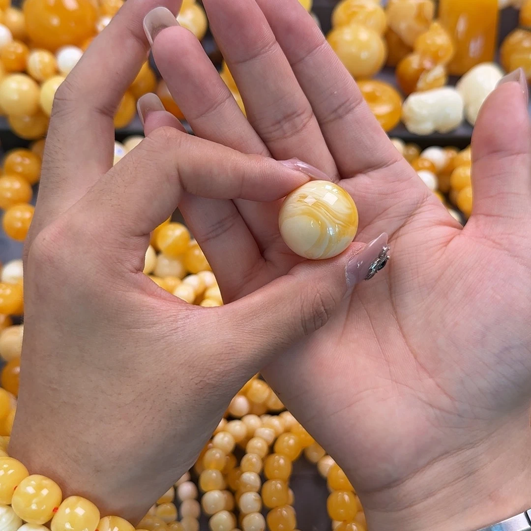 蜜蜡未镶嵌珠宝奇石