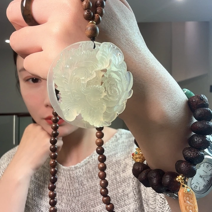 悲****未镶嵌蛇纹石玉颈饰