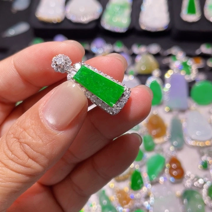 翡翠银S925镶嵌颈饰上****”精品