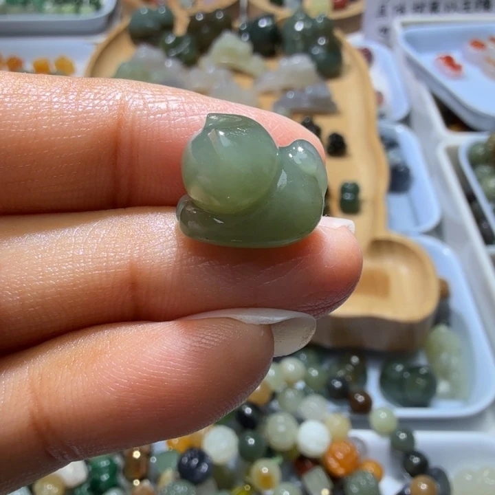 和田玉未镶嵌珠宝奇石