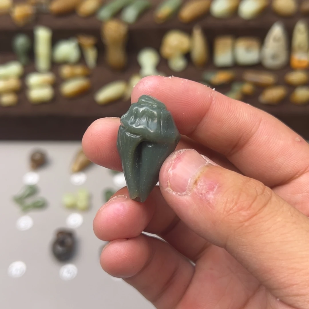 岫岩河磨玉（透闪石质玉）未镶嵌颈饰