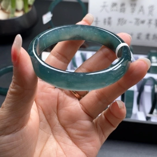 翡翠手镯未镶嵌56尺寸