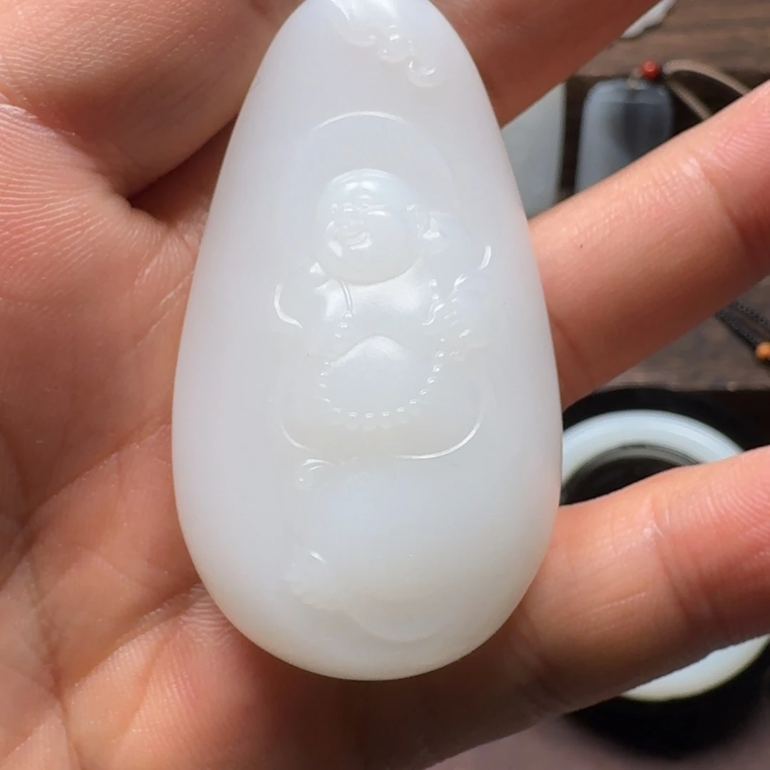 颈饰未镶嵌和田玉（白玉）