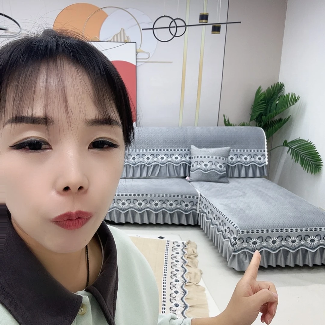 鹅绒灰色坐垫套餐三