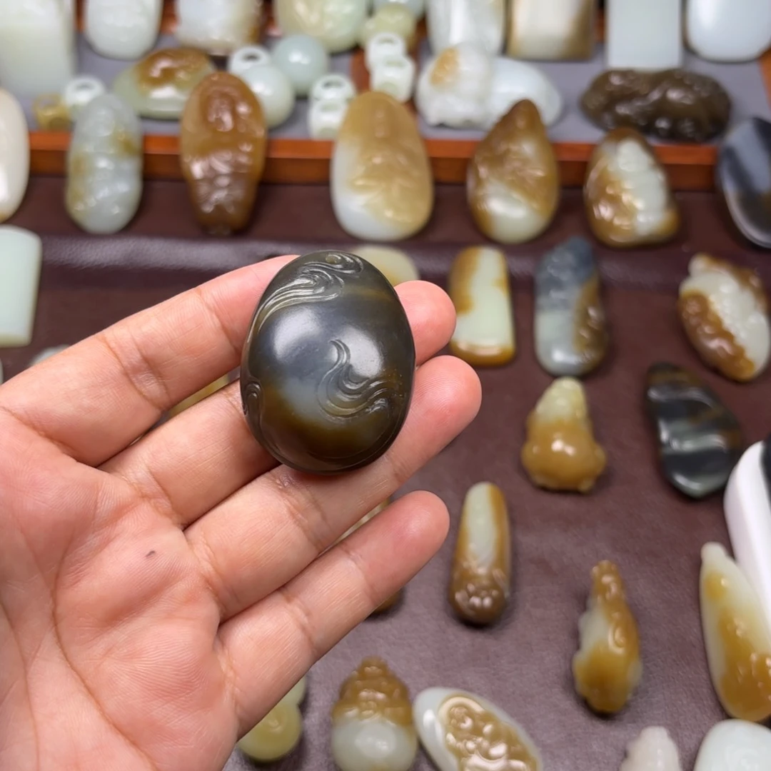 和田玉（糖玉）未镶嵌颈饰