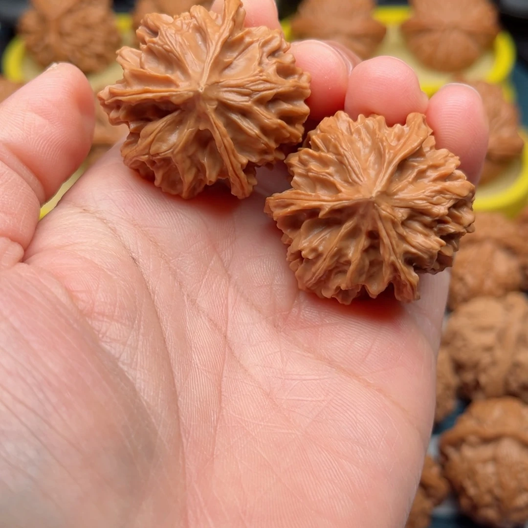 【闪购商品】桃木文玩核桃手把件35岐山