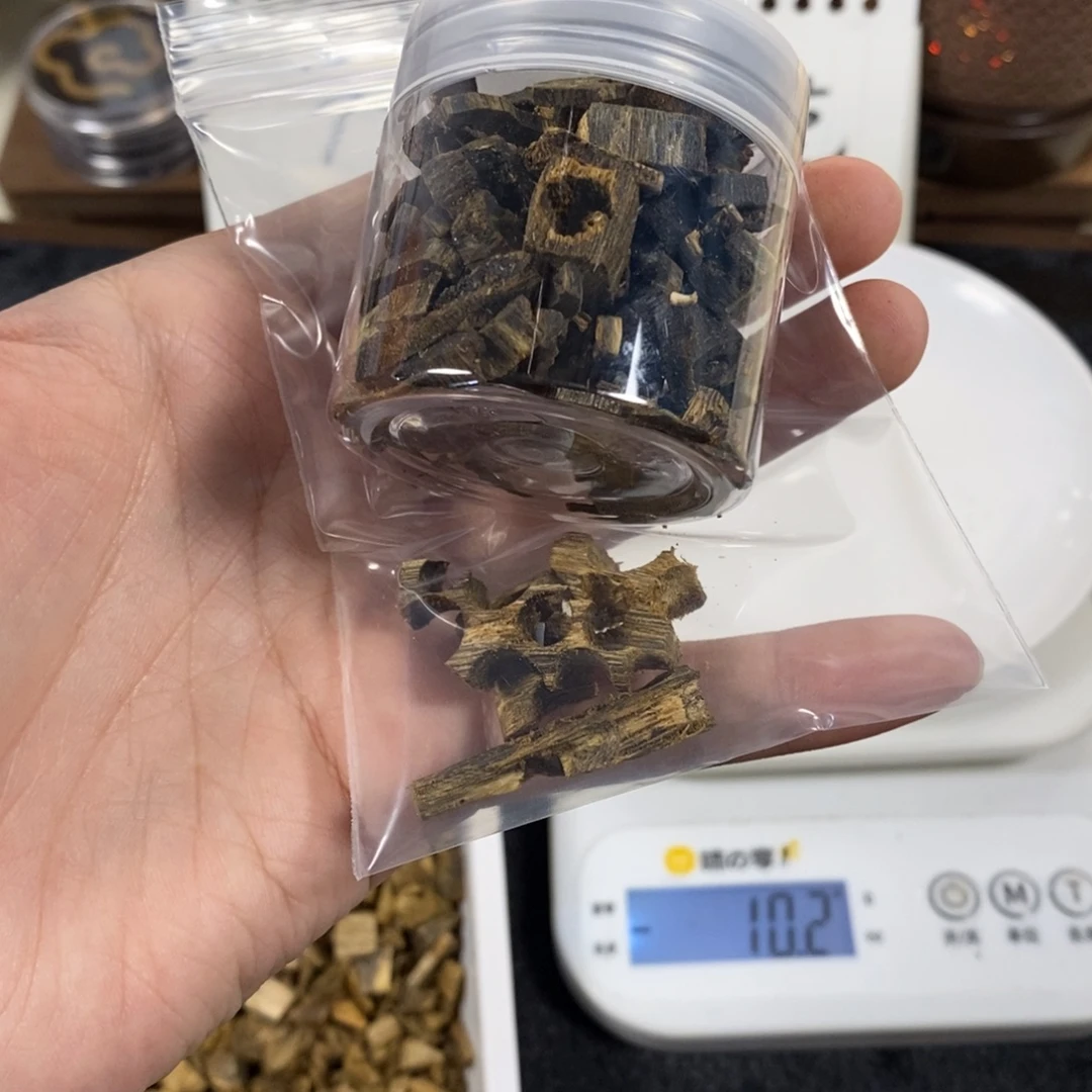 满***盈沉香沉香碎屑沉水黑棋边角料22克