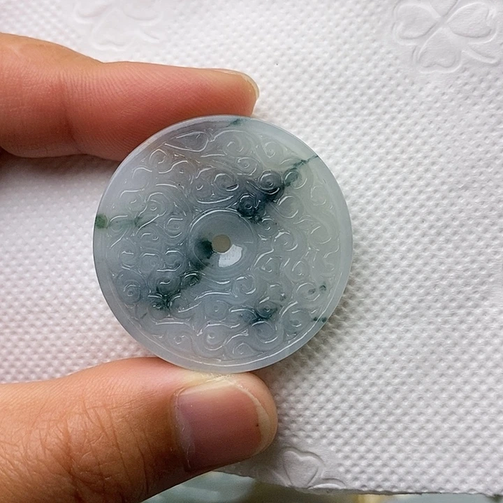 翡翠未镶嵌颈饰飘花吊坠