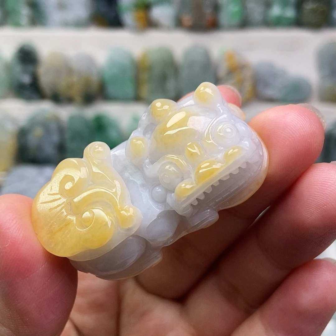 翡翠未镶嵌吊坠(赠链)