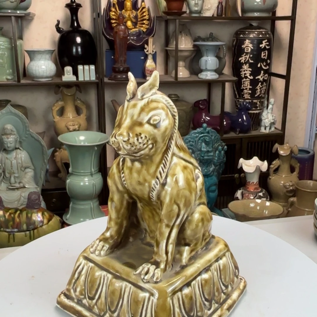 紫砂定瓷瑞兔瓷塑一件