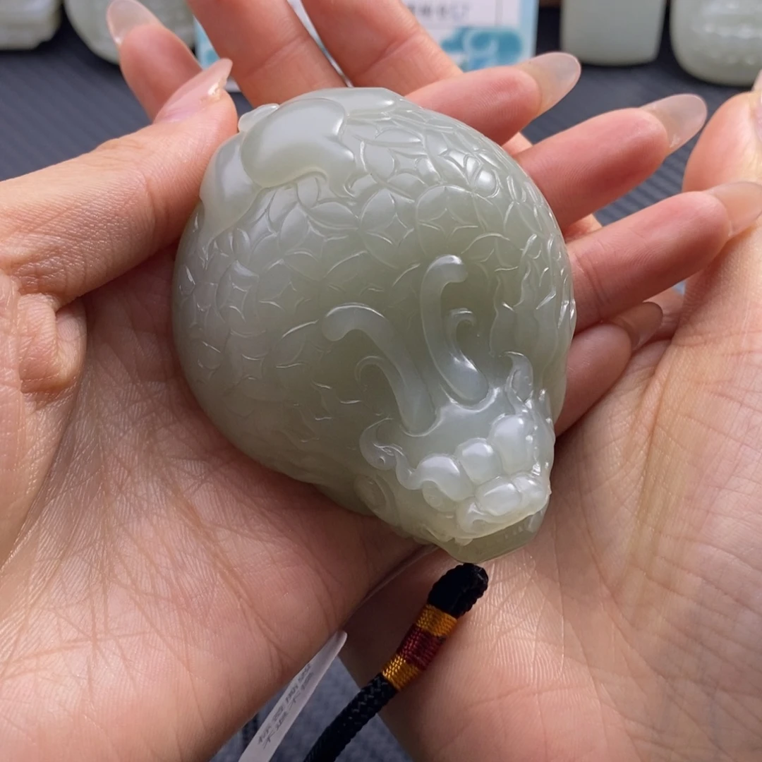 聽***生和田玉未镶嵌把件