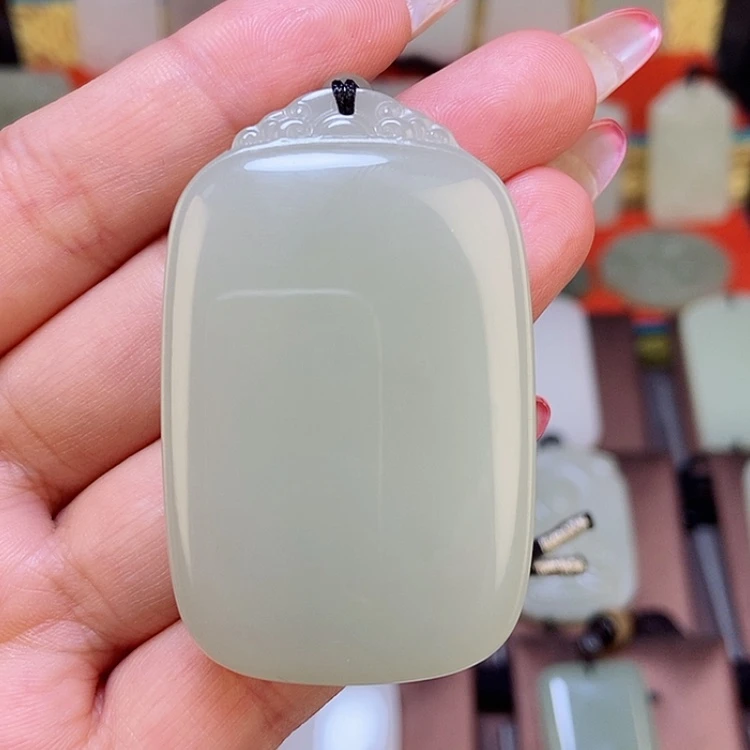 【闪购商品】颈饰未镶嵌和田玉