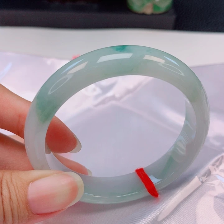 米***圆翡翠未镶嵌手镯53+圈