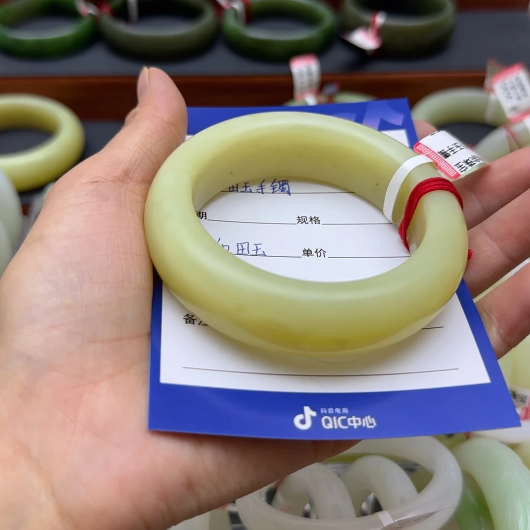 和田玉手镯未镶嵌兰