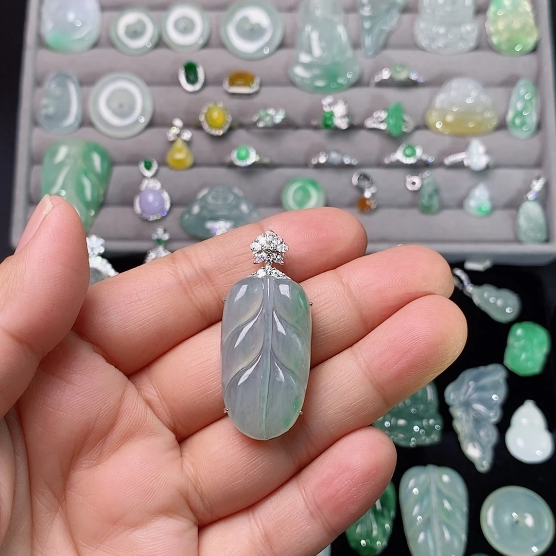 翡翠银S925镶嵌颈饰玉叶