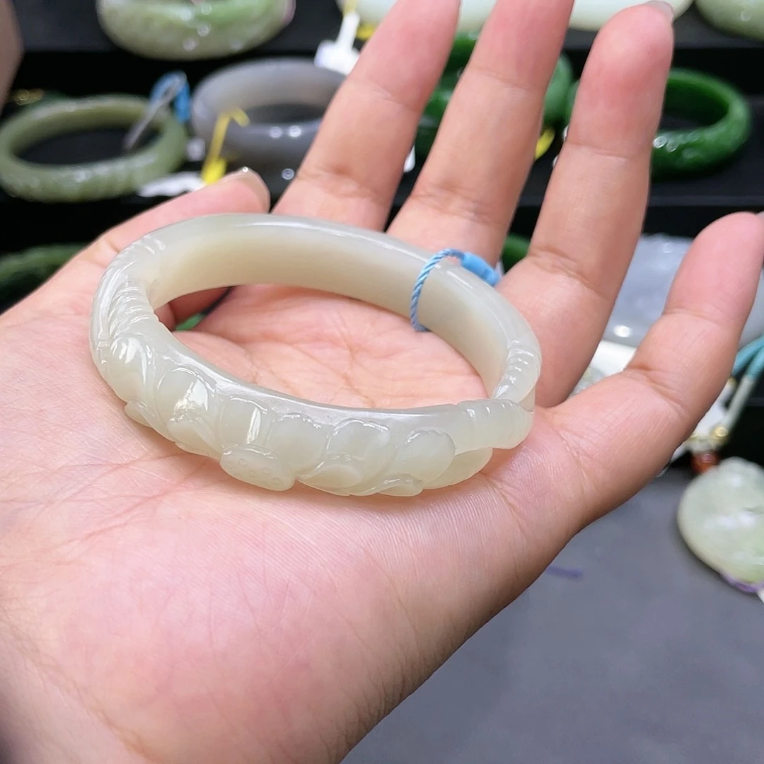 【闪购商品】和田玉手镯5657圈口61未镶嵌