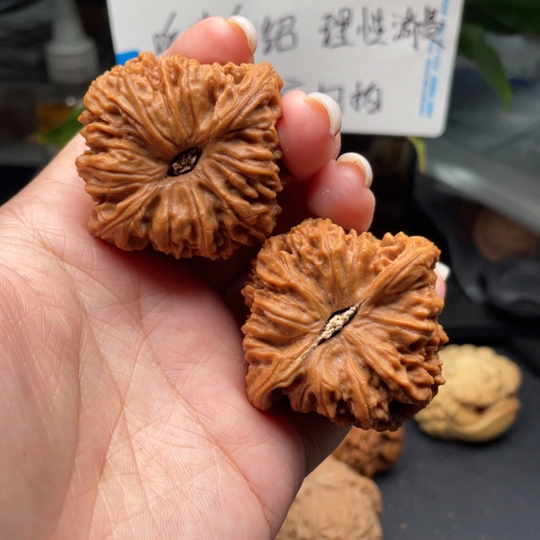 鲸***把件文玩核桃南疆